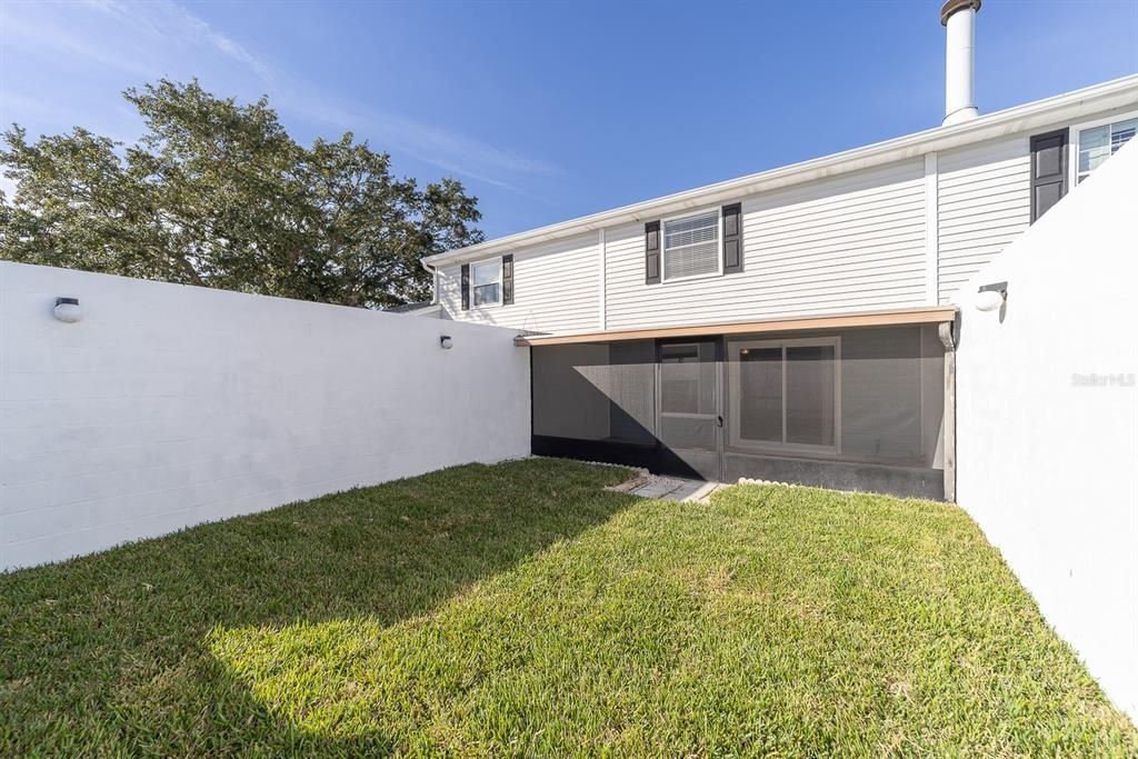 待售: $219,000 (2 贝兹, 1 浴室, 1200 平方英尺)