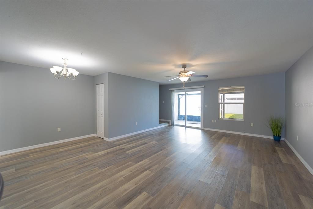 待售: $219,000 (2 贝兹, 1 浴室, 1200 平方英尺)