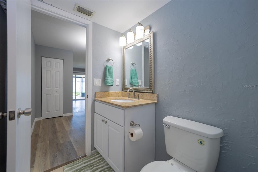 待售: $219,000 (2 贝兹, 1 浴室, 1200 平方英尺)