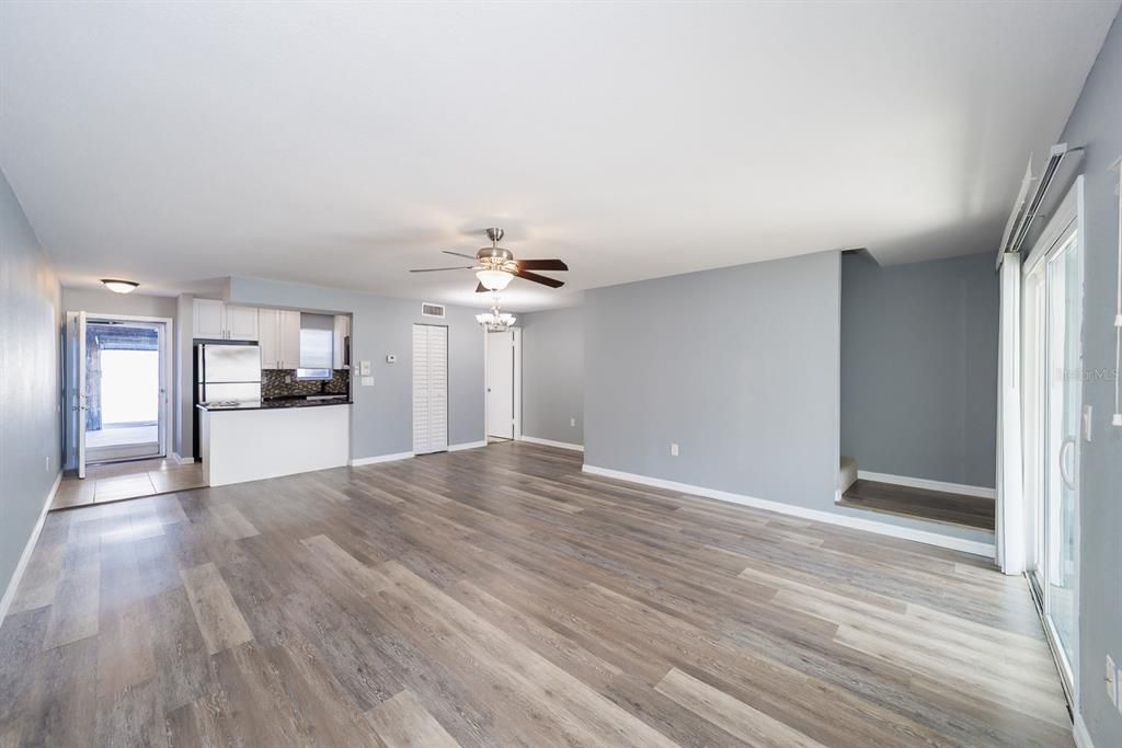 待售: $219,000 (2 贝兹, 1 浴室, 1200 平方英尺)