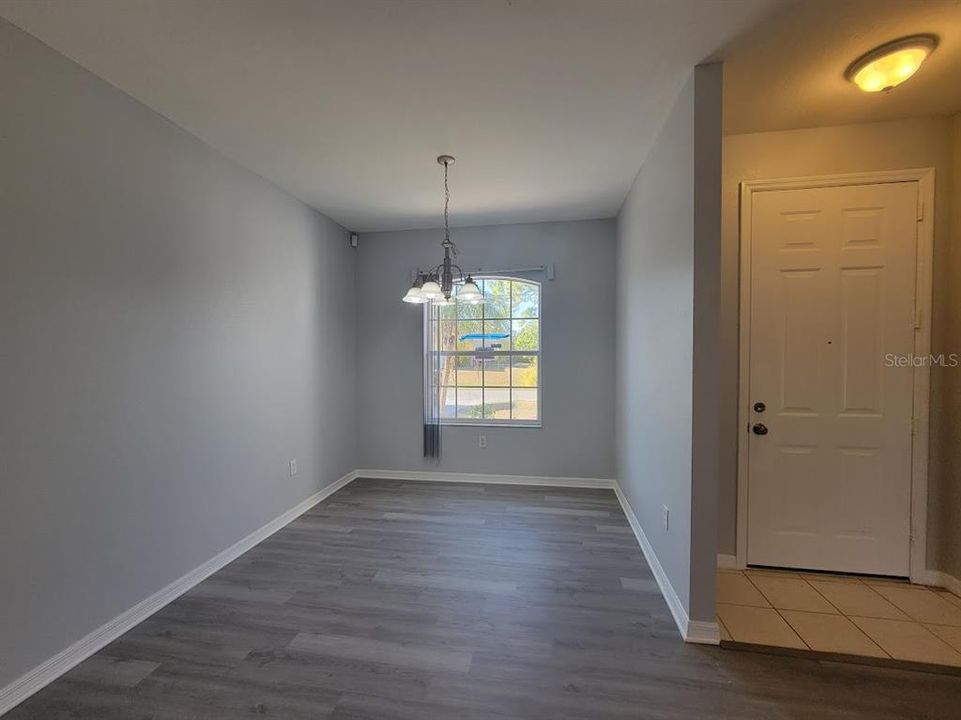 待售: $395,000 (4 贝兹, 2 浴室, 1364 平方英尺)