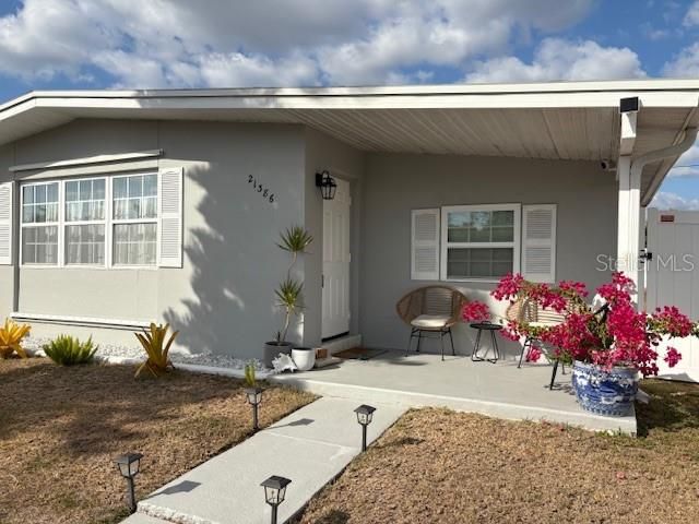 For Sale: $212,000 (2 beds, 1 baths, 897 Square Feet)