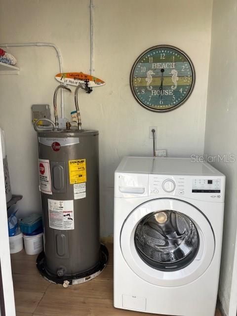 For Sale: $212,000 (2 beds, 1 baths, 897 Square Feet)