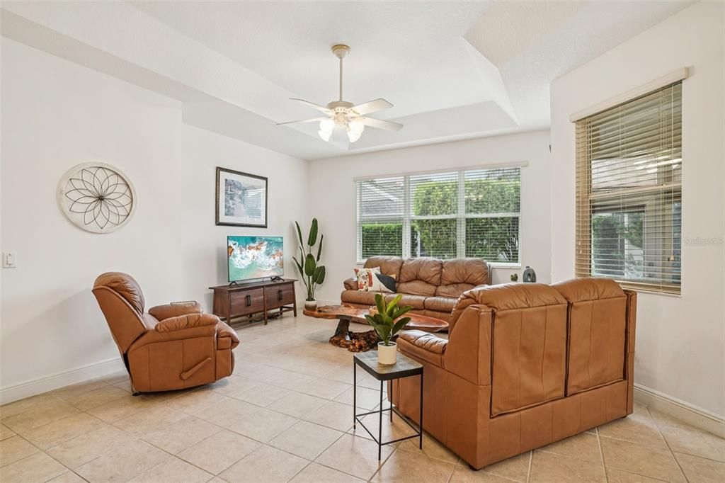 For Sale: $429,900 (2 beds, 2 baths, 1887 Square Feet)