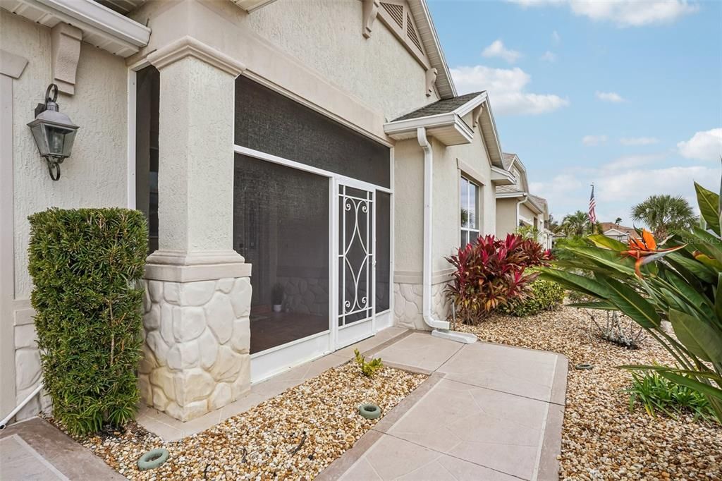 For Sale: $429,900 (2 beds, 2 baths, 1887 Square Feet)