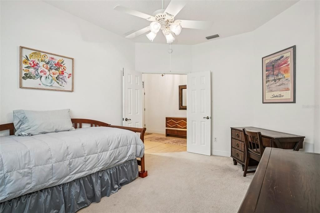 For Sale: $429,900 (2 beds, 2 baths, 1887 Square Feet)