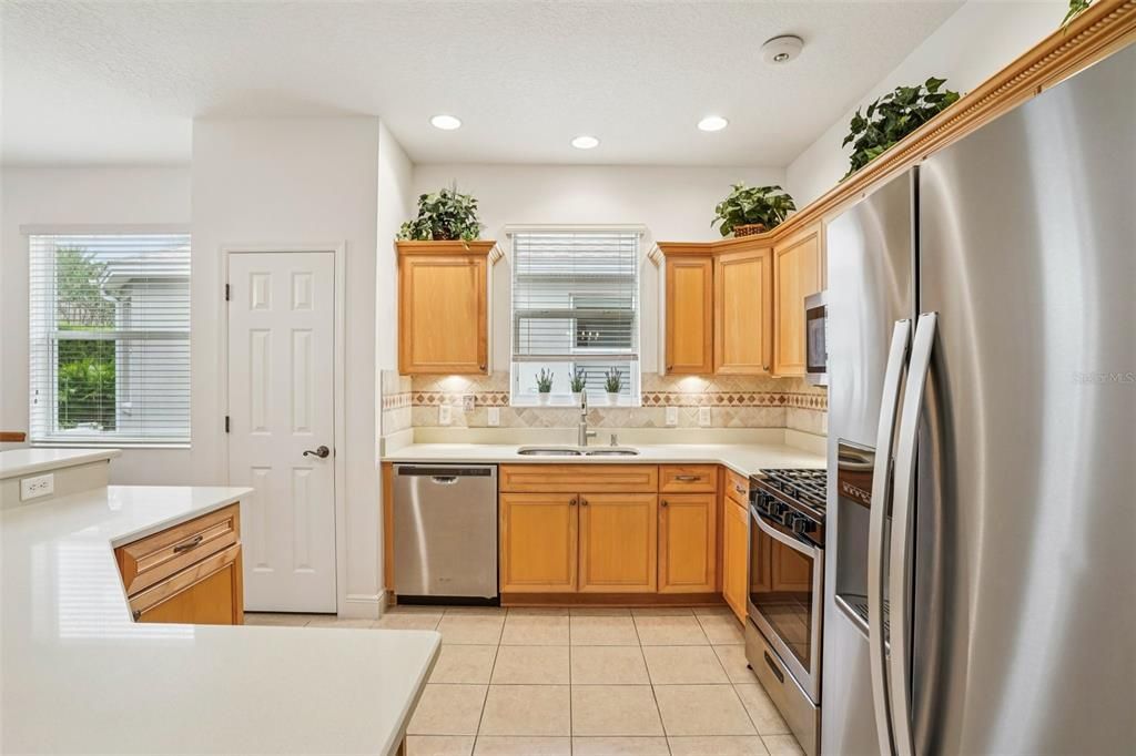 For Sale: $429,900 (2 beds, 2 baths, 1887 Square Feet)