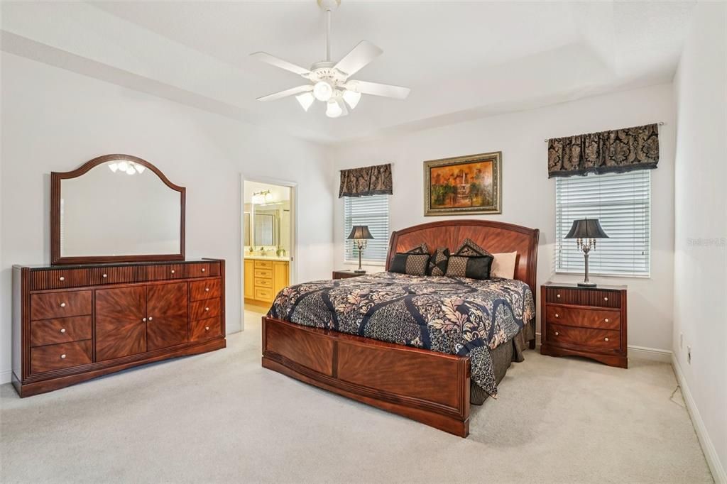 For Sale: $429,900 (2 beds, 2 baths, 1887 Square Feet)