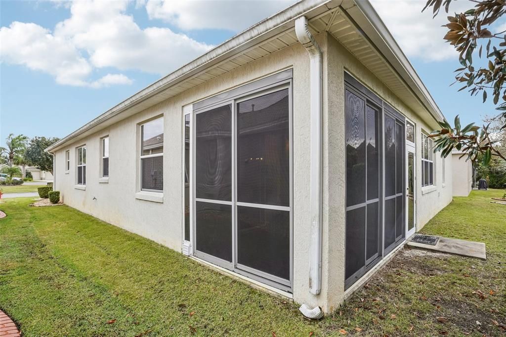 For Sale: $429,900 (2 beds, 2 baths, 1887 Square Feet)