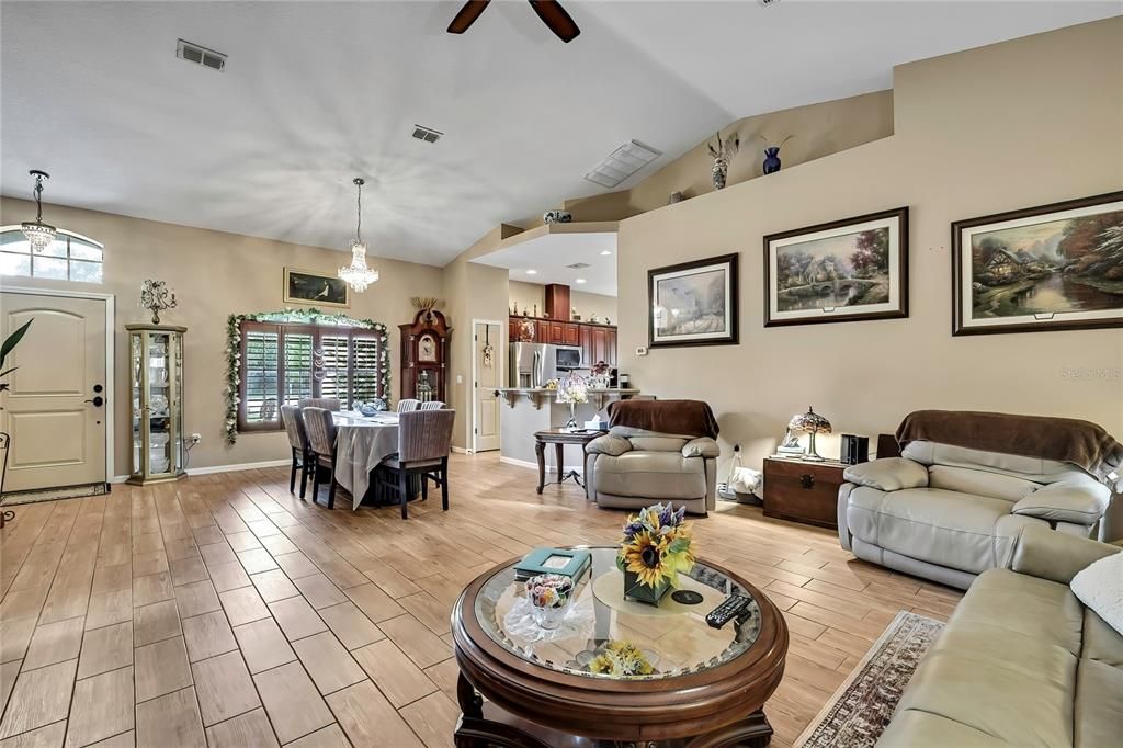 待售: $599,900 (3 贝兹, 2 浴室, 1834 平方英尺)