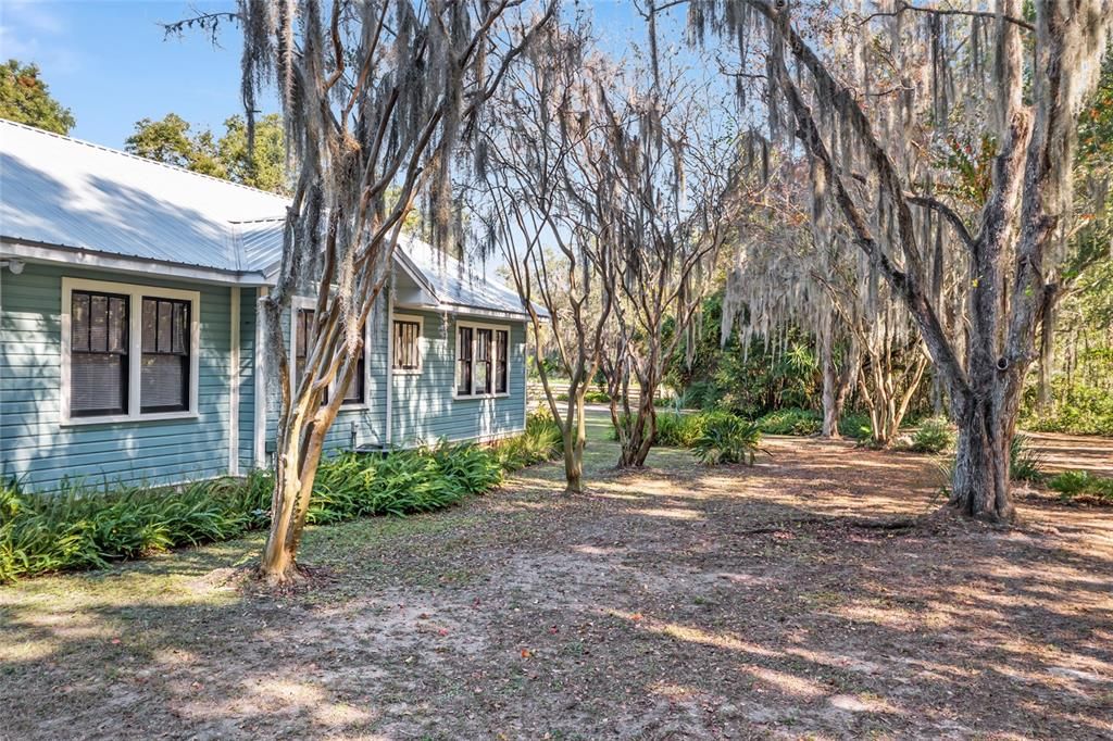 En Venta: $549,900 (3 camas, 2 baños, 1327 Pies cuadrados)