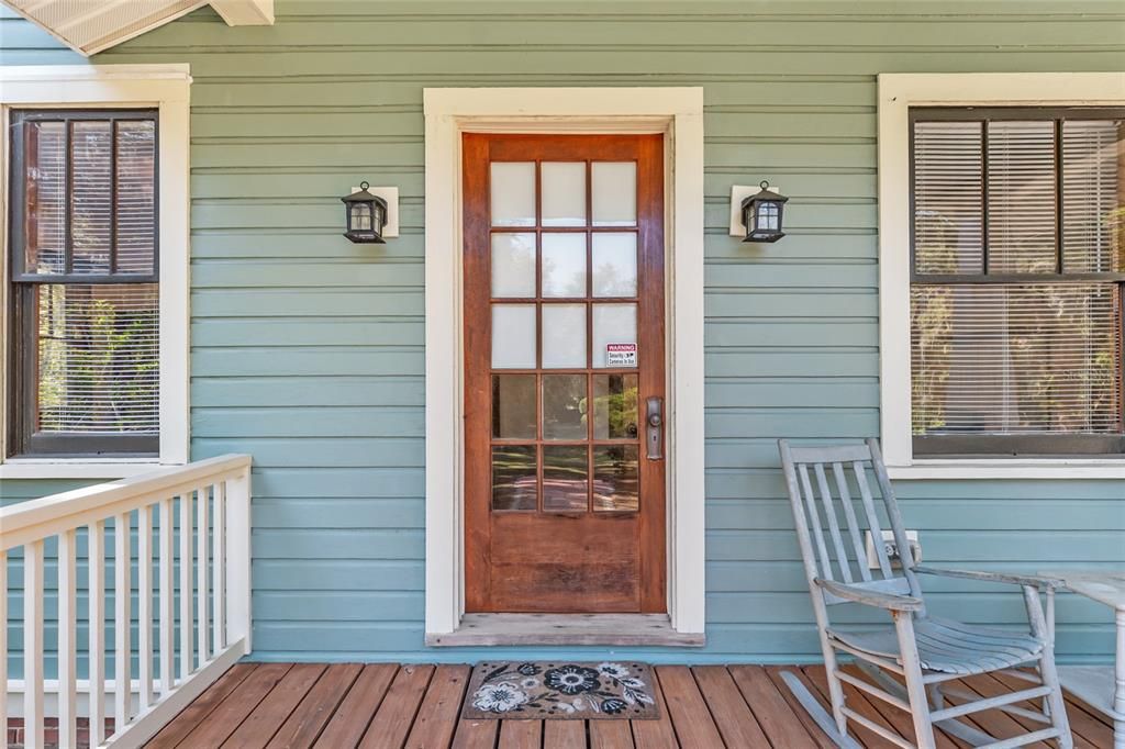 En Venta: $549,900 (3 camas, 2 baños, 1327 Pies cuadrados)