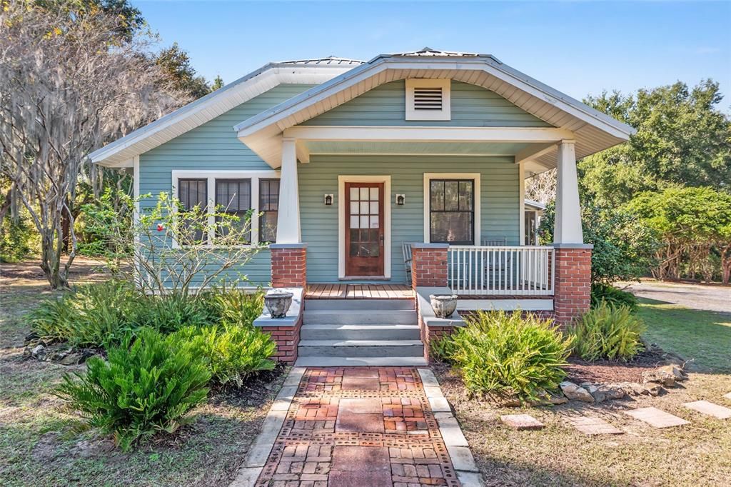 En Venta: $549,900 (3 camas, 2 baños, 1327 Pies cuadrados)