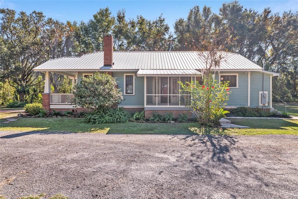 En Venta: $549,900 (3 camas, 2 baños, 1327 Pies cuadrados)