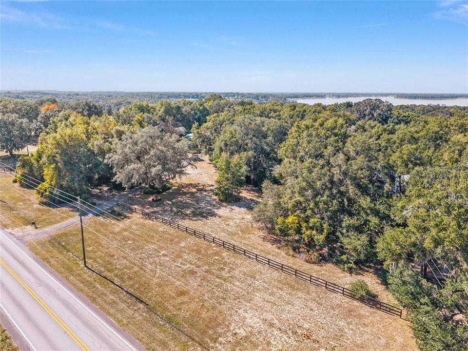 En Venta: $549,900 (3 camas, 2 baños, 1327 Pies cuadrados)