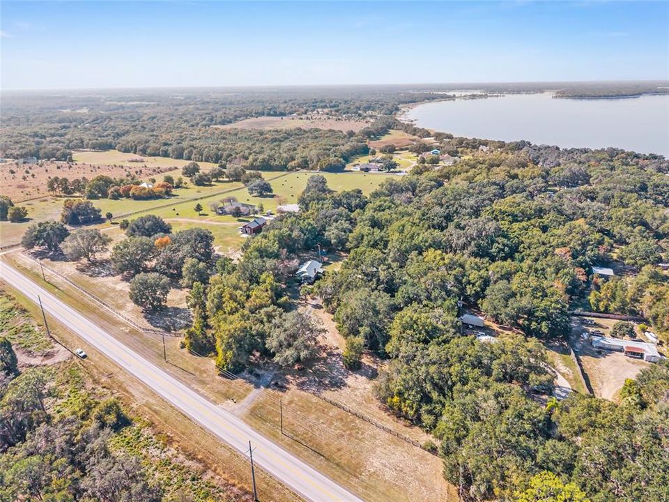 En Venta: $549,900 (3 camas, 2 baños, 1327 Pies cuadrados)