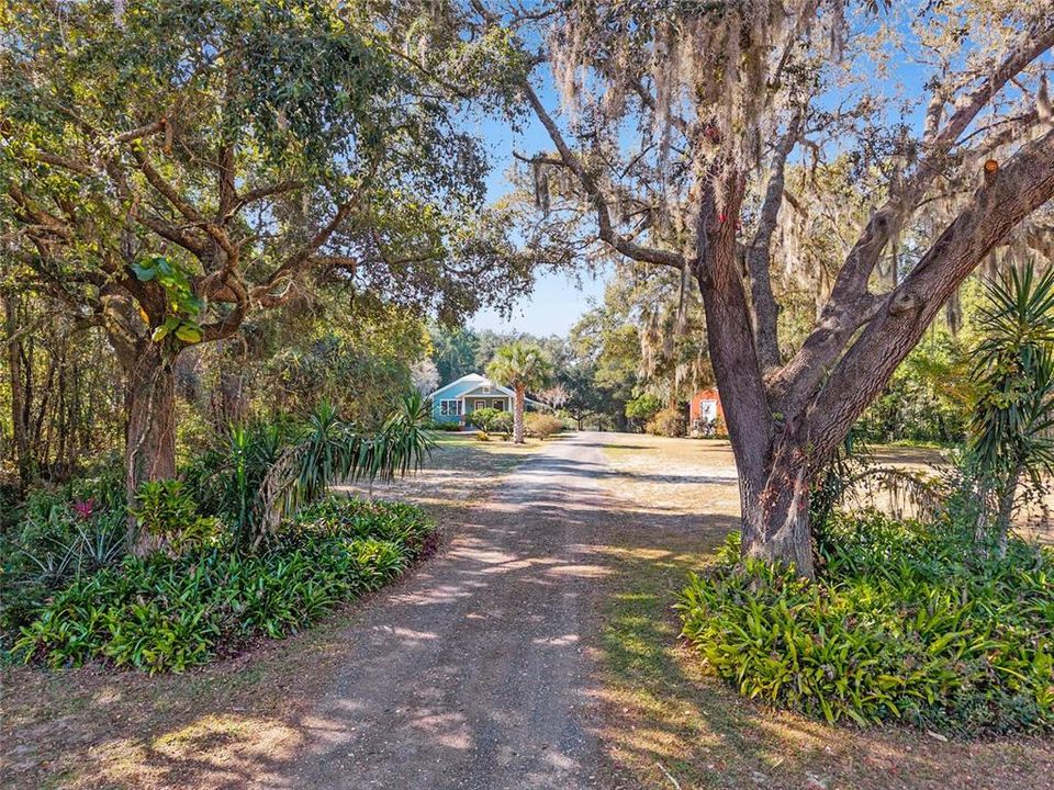 En Venta: $549,900 (3 camas, 2 baños, 1327 Pies cuadrados)