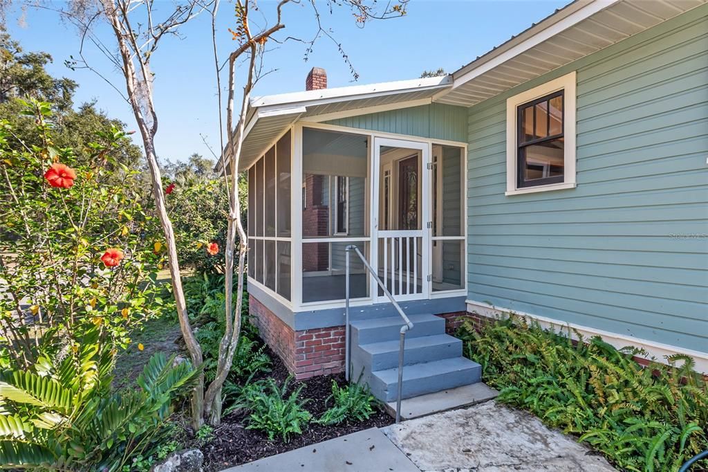 En Venta: $549,900 (3 camas, 2 baños, 1327 Pies cuadrados)