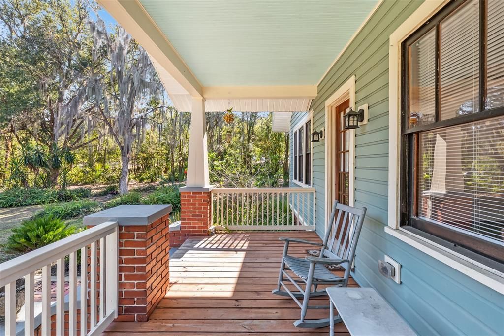 En Venta: $549,900 (3 camas, 2 baños, 1327 Pies cuadrados)