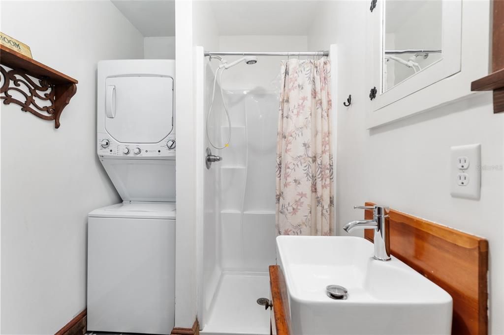 En Venta: $549,900 (3 camas, 2 baños, 1327 Pies cuadrados)