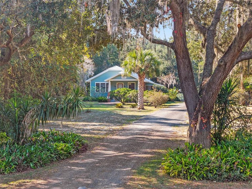 En Venta: $549,900 (3 camas, 2 baños, 1327 Pies cuadrados)