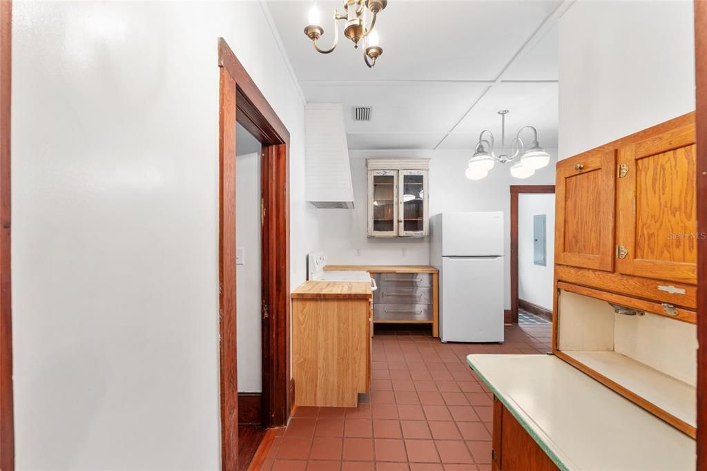 En Venta: $549,900 (3 camas, 2 baños, 1327 Pies cuadrados)