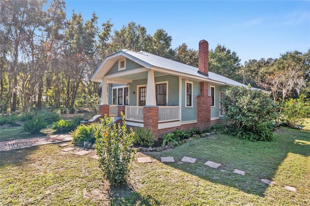 En Venta: $549,900 (3 camas, 2 baños, 1327 Pies cuadrados)