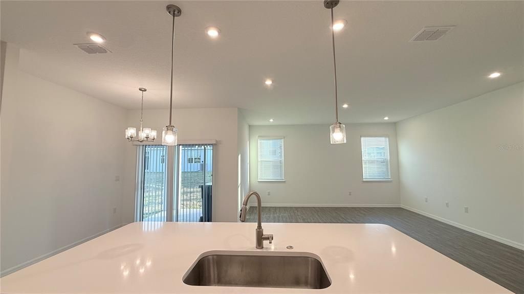 For Rent: $2,300 (4 beds, 2 baths, 1842 Square Feet)