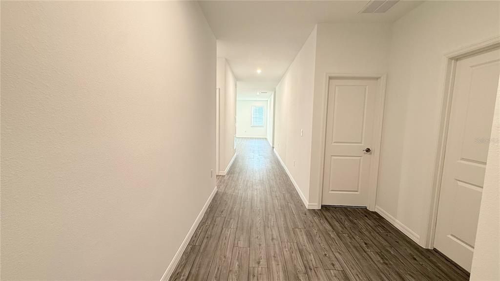 For Rent: $2,300 (4 beds, 2 baths, 1842 Square Feet)