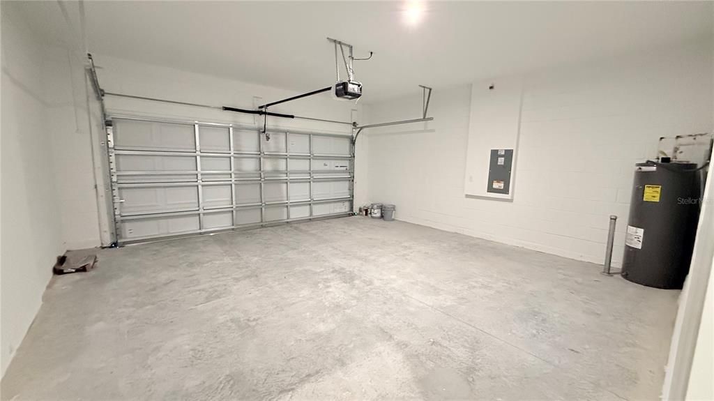 For Rent: $2,300 (4 beds, 2 baths, 1842 Square Feet)