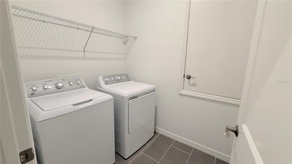 For Rent: $2,300 (4 beds, 2 baths, 1842 Square Feet)