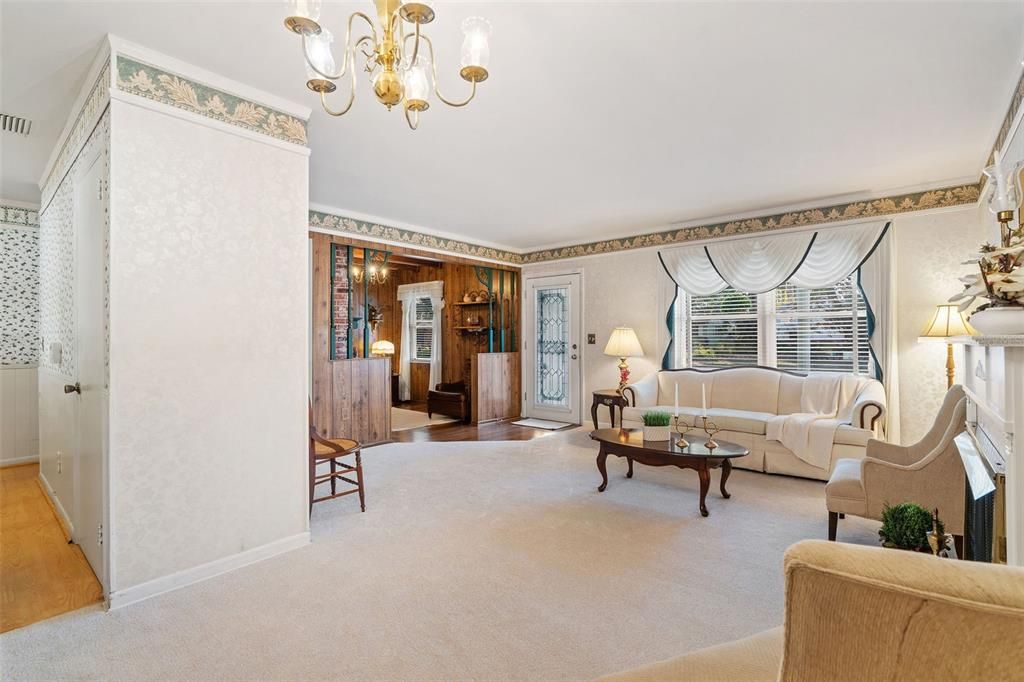 For Sale: $385,000 (3 beds, 1 baths, 1448 Square Feet)