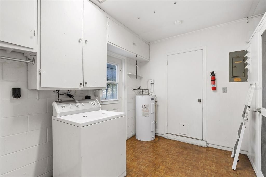 For Sale: $385,000 (3 beds, 1 baths, 1448 Square Feet)
