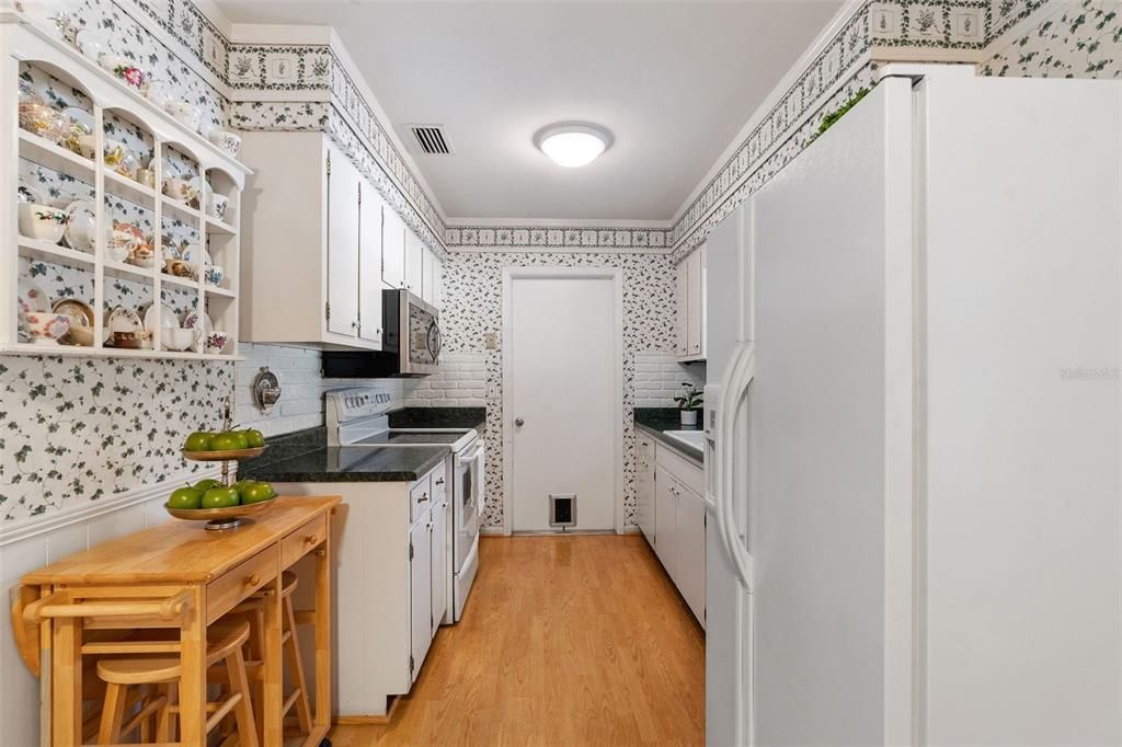 For Sale: $385,000 (3 beds, 1 baths, 1448 Square Feet)