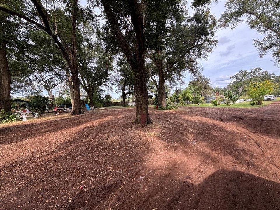 待售: $5,779,900 (20.10 acres)