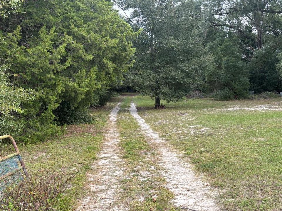 待售: $5,779,900 (20.10 acres)