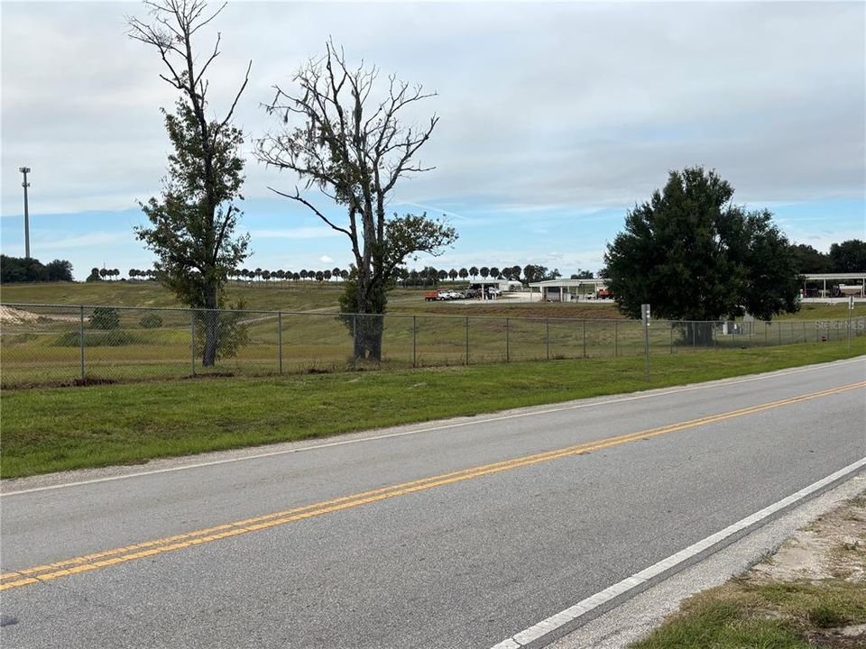 待售: $5,779,900 (20.10 acres)