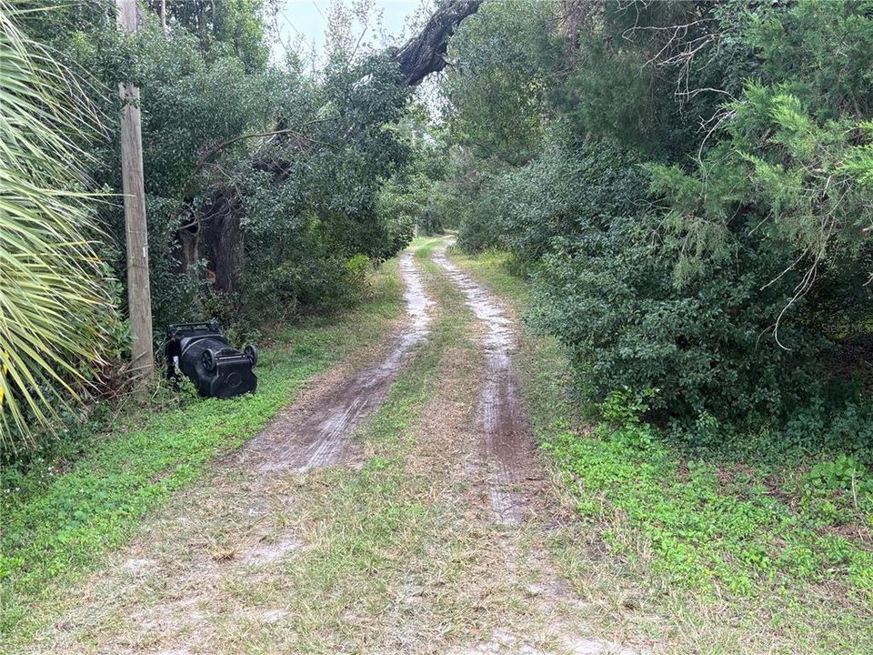 待售: $5,779,900 (20.10 acres)