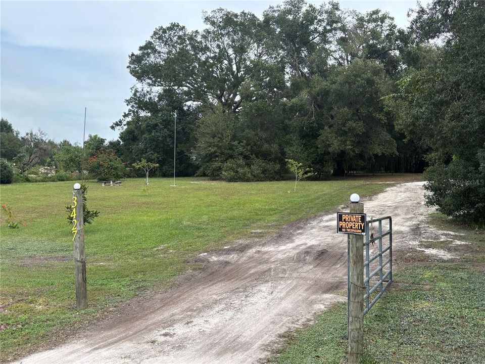 待售: $5,779,900 (20.10 acres)