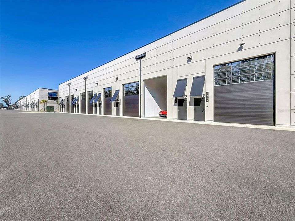 For Sale: $534,999 (0 beds, 0 baths, 861 Square Feet)