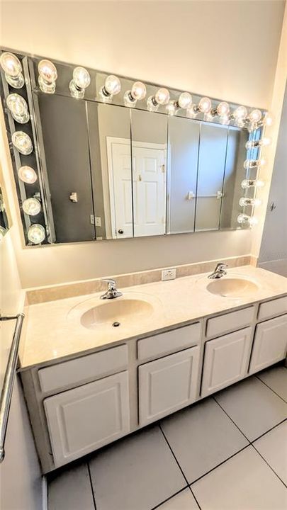 出租: $2,100 (3 贝兹, 2 浴室, 1670 平方英尺)