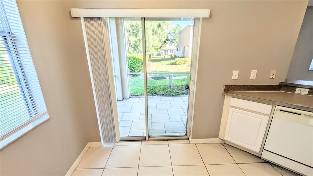 出租: $2,100 (3 贝兹, 2 浴室, 1670 平方英尺)