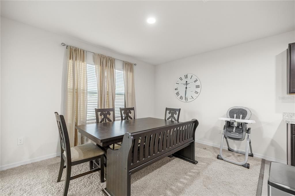 En Venta: $329,900 (4 camas, 2 baños, 2319 Pies cuadrados)