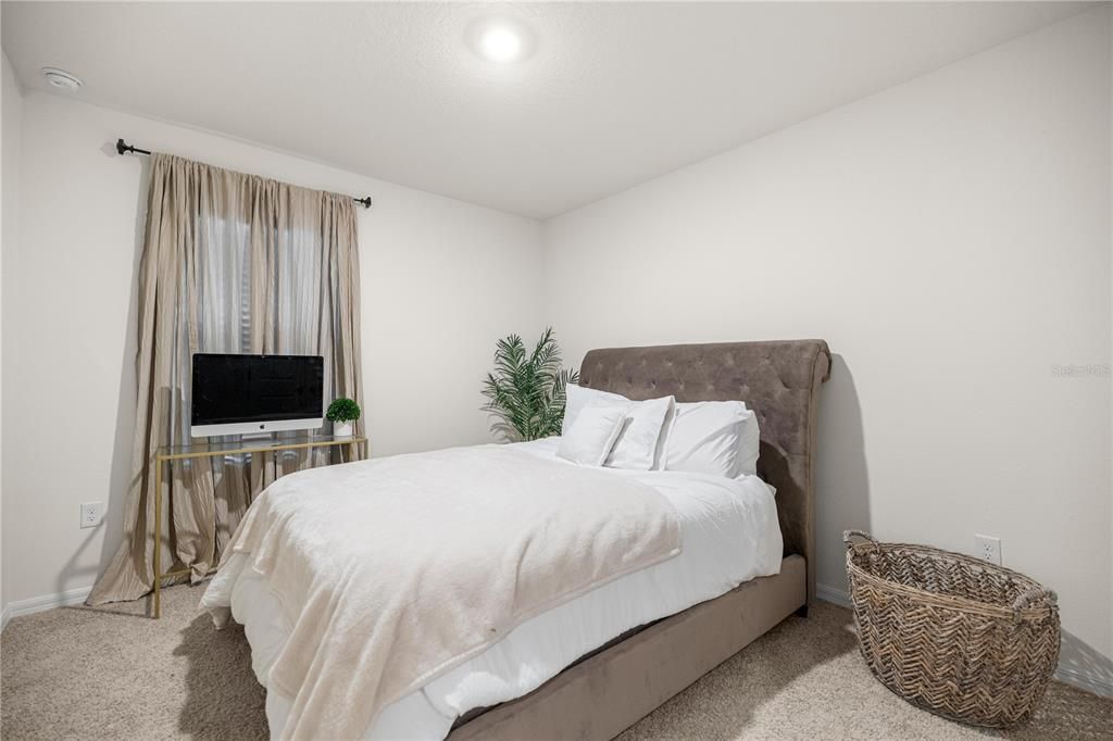 En Venta: $329,900 (4 camas, 2 baños, 2319 Pies cuadrados)