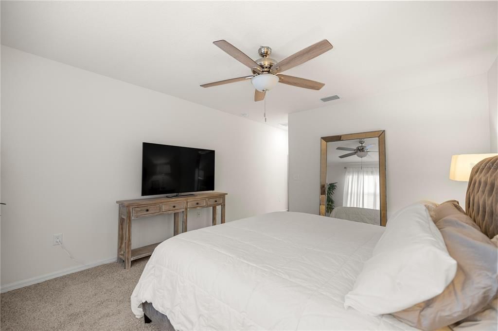 En Venta: $329,900 (4 camas, 2 baños, 2319 Pies cuadrados)