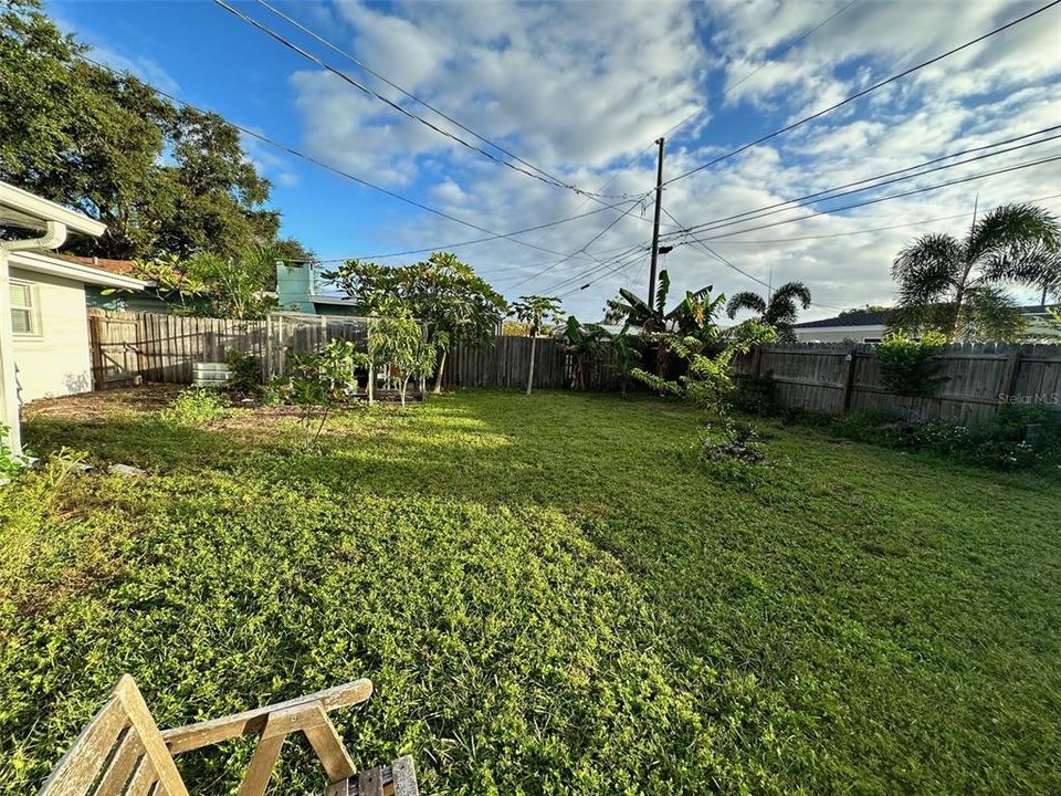 For Rent: $2,200 (2 beds, 1 baths, 1083 Square Feet)