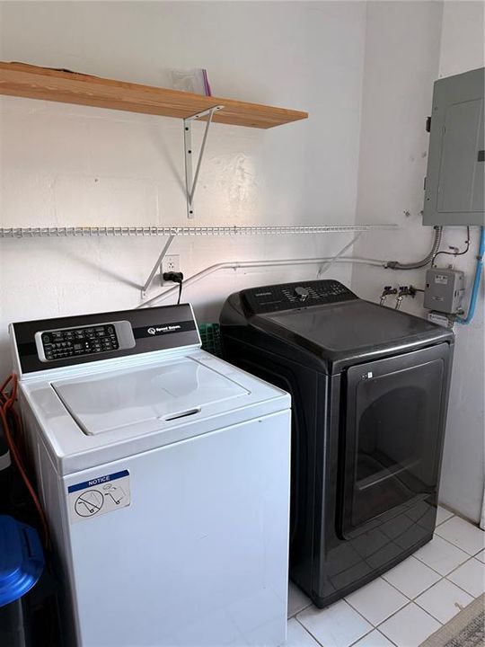 For Rent: $2,200 (2 beds, 1 baths, 1083 Square Feet)