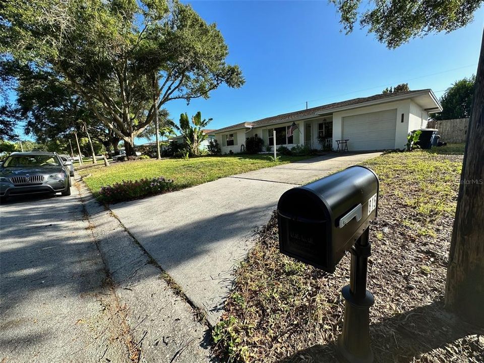 For Rent: $2,200 (2 beds, 1 baths, 1083 Square Feet)