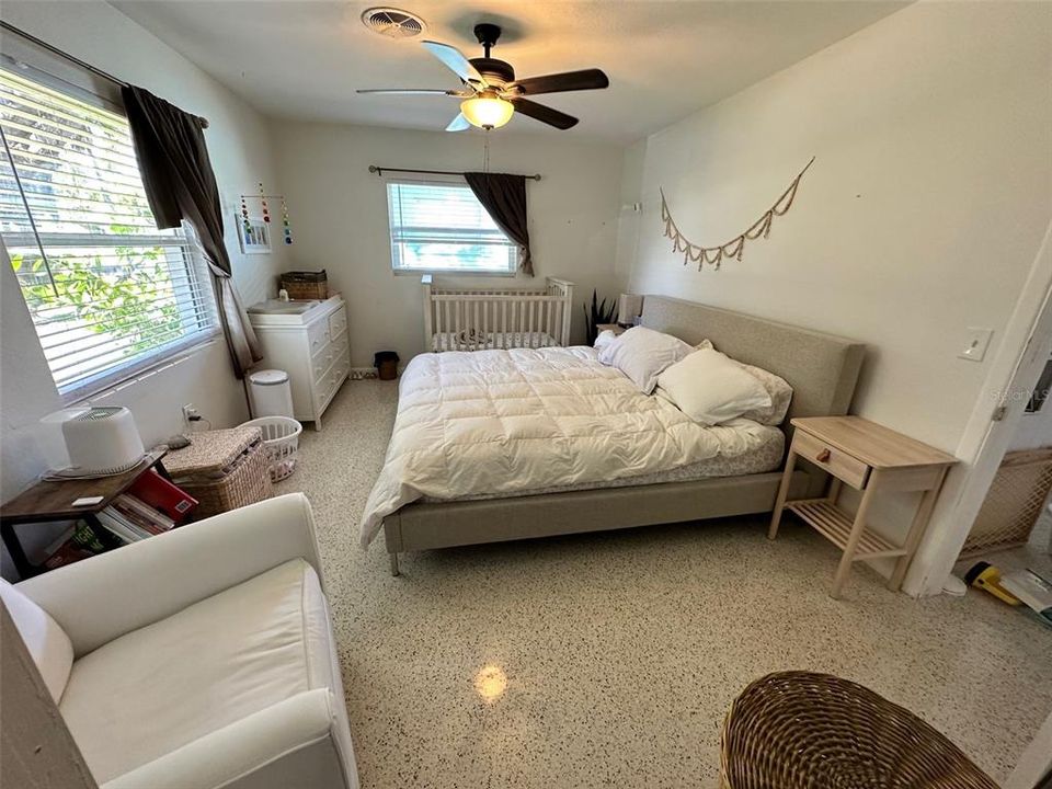 For Rent: $2,200 (2 beds, 1 baths, 1083 Square Feet)