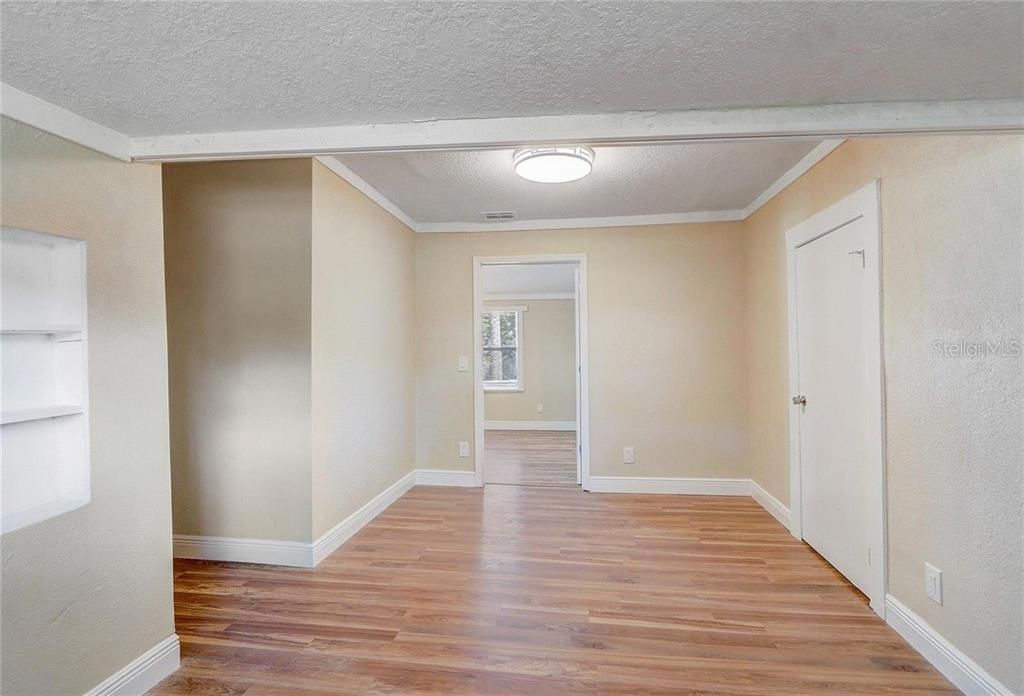 待售: $429,000 (4 贝兹, 3 浴室, 1642 平方英尺)